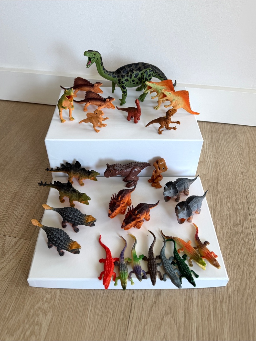 Lot of 25+ Toy Dinosaurs Plastic Toys & Alligators 3-9” Figurines duplicates